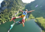 开云体育中国-布克生涯之夜光芒万丈，灰熊铁血防守强行终结活塞连胜希望