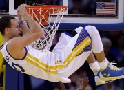 开云体育在线-森林狼火力压制新疆队，米切尔统治全场